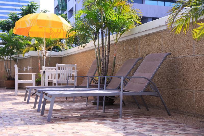 โรงแรม โรงแรมฟอรัมพาร์ค 4*