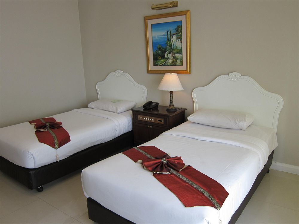 โรงแรมฟอรัมพาร์ค โรงแรม 4*